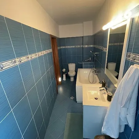 House Of Parliament Ultracentral Self Check In Appartement *